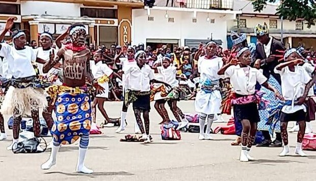 Trajes de Luanda III, trajes de mulheres da região da Ilha …